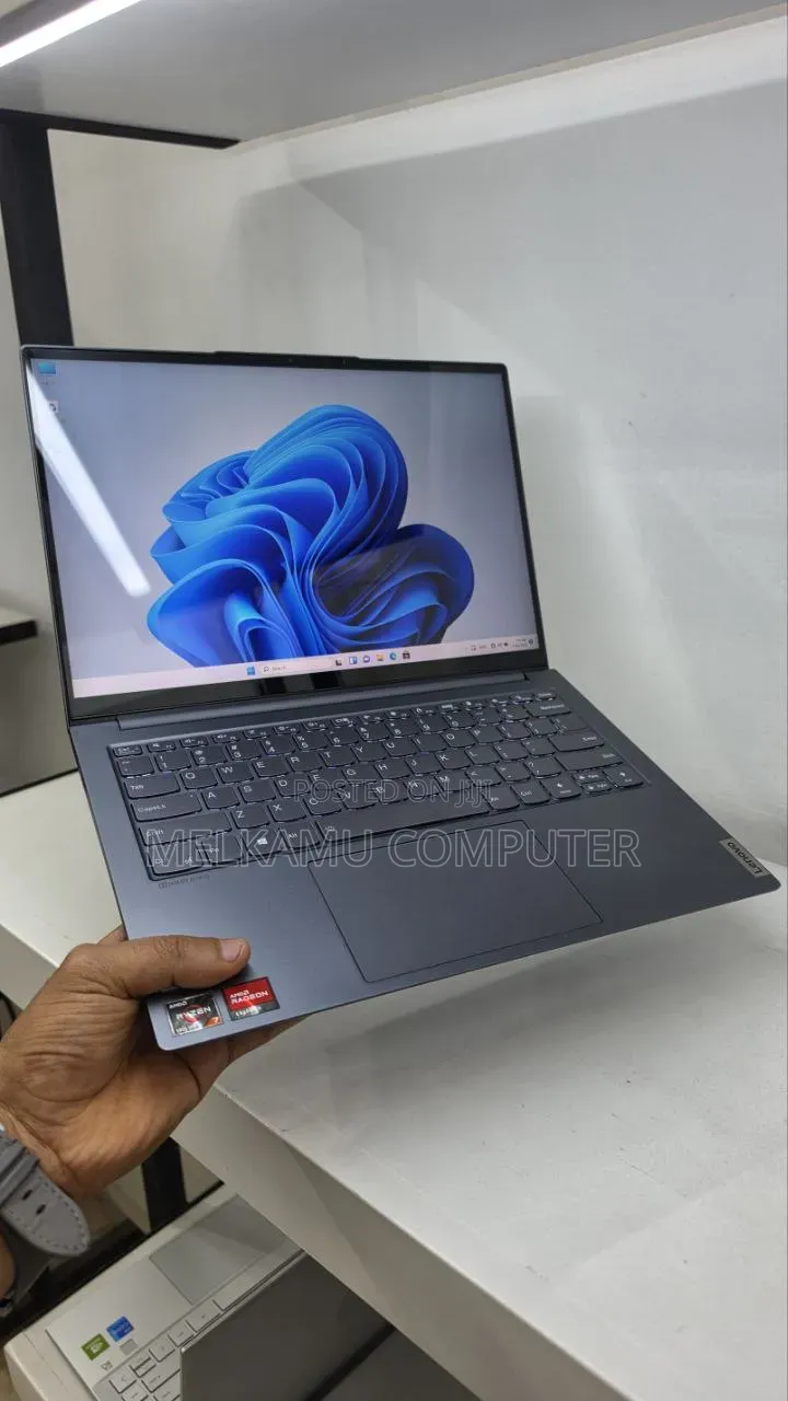 New Laptop Lenovo Yoga 7 15ITL5 16GB AMD Ryzen 7 SSD 512GB