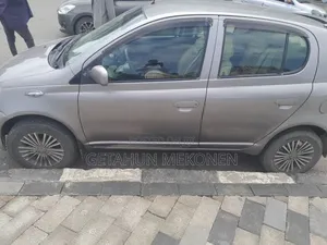 Toyota Vitz 2001