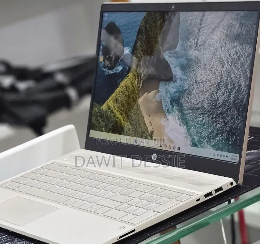 New Laptop HP Pavilion 15 8GB Intel Core i5 SSD 512GB