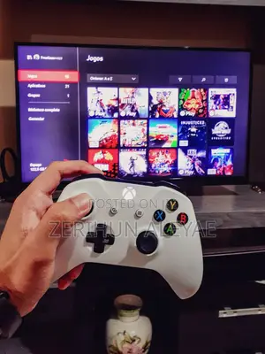Xbox One S 2 Controllers