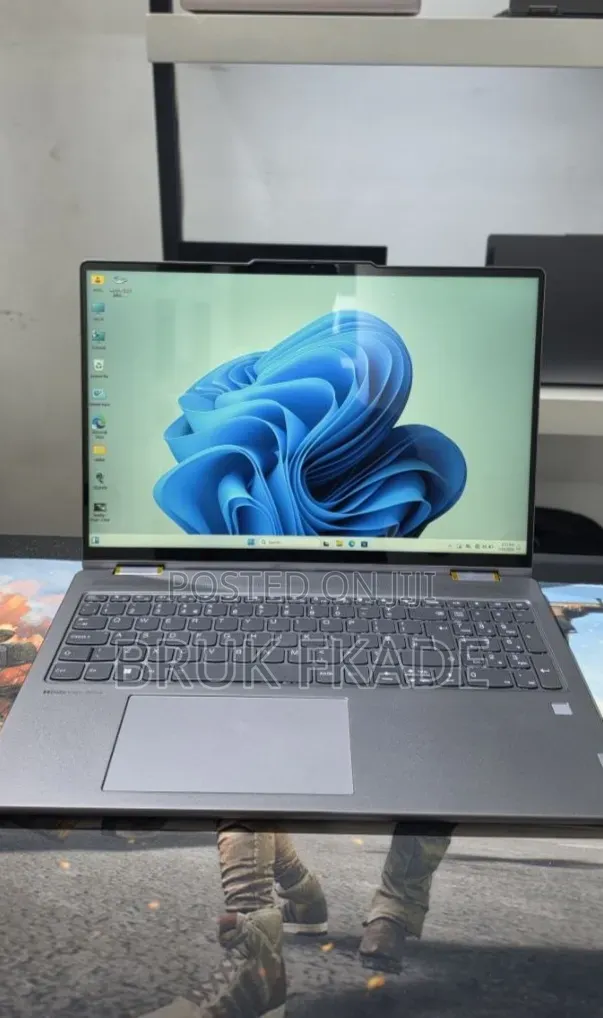 New Laptop Lenovo Yoga 7i 16GB AMD Ryzen 7 SSD 512GB