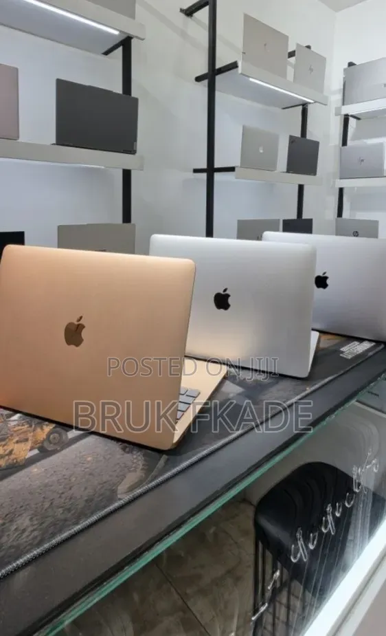 New Laptop Apple MacBook Air 2020 M1 8GB Apple M1 SSD 256GB