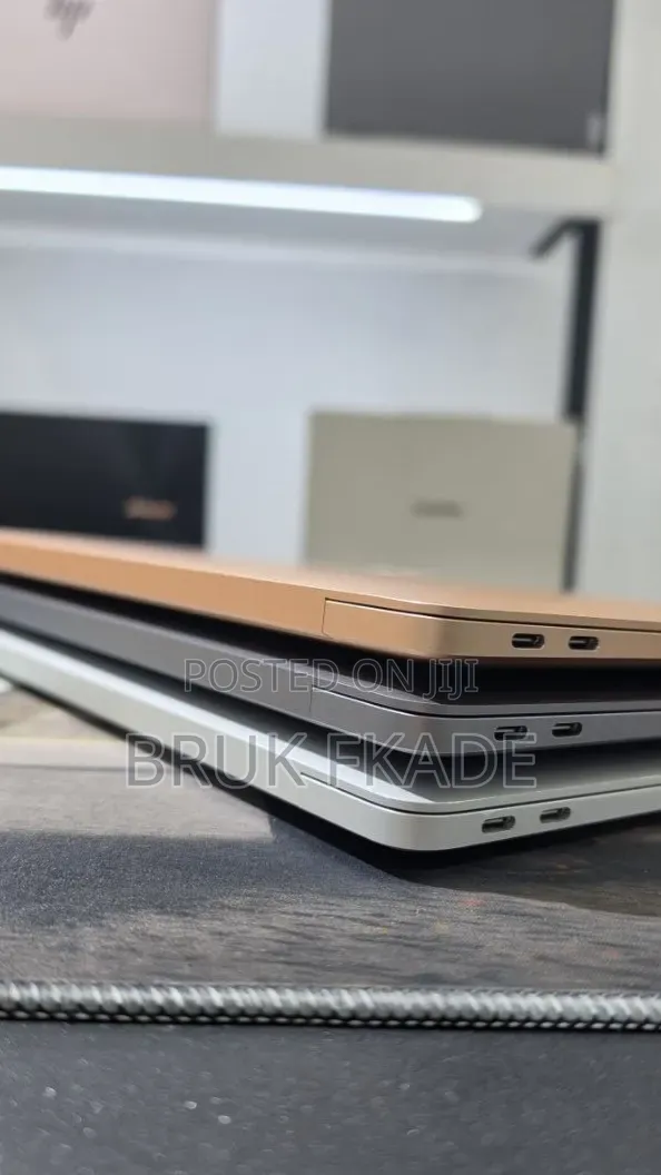 New Laptop Apple MacBook Air 2020 M1 8GB Apple M1 SSD 256GB