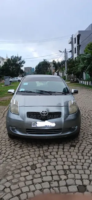 Toyota Yaris 2007 Gray
