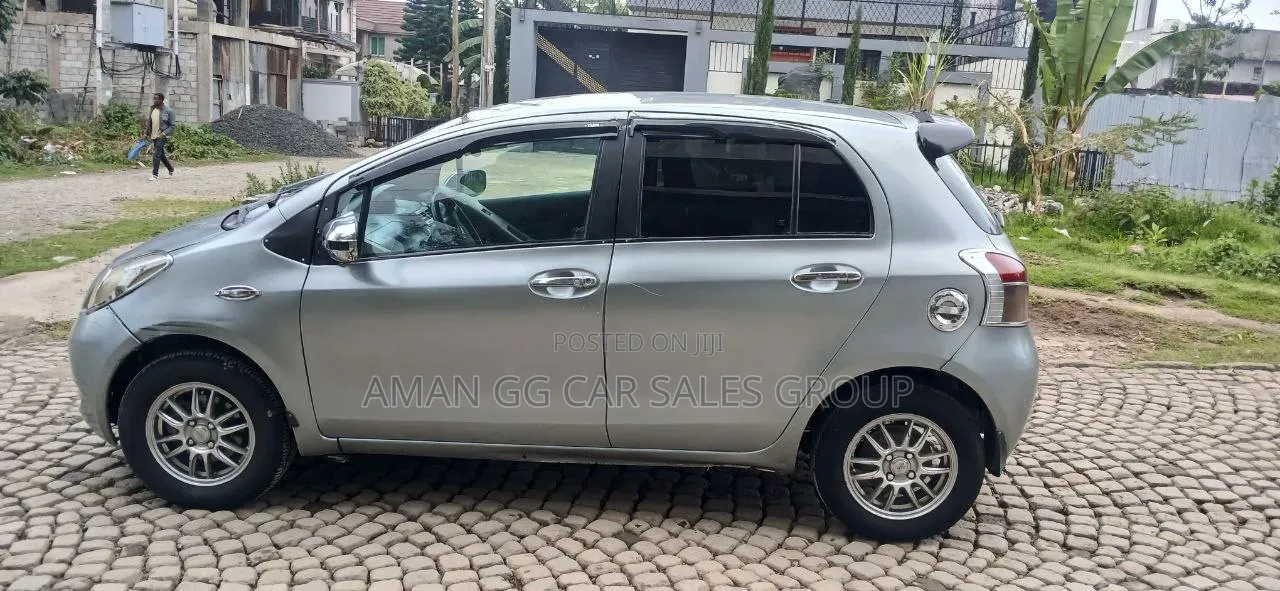 Toyota Yaris 2007 Gray