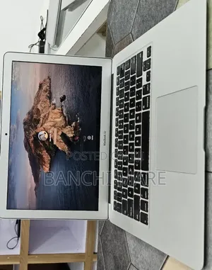 New Laptop Apple MacBook Air 2017 8GB Intel Core i5 SSD 256GB
