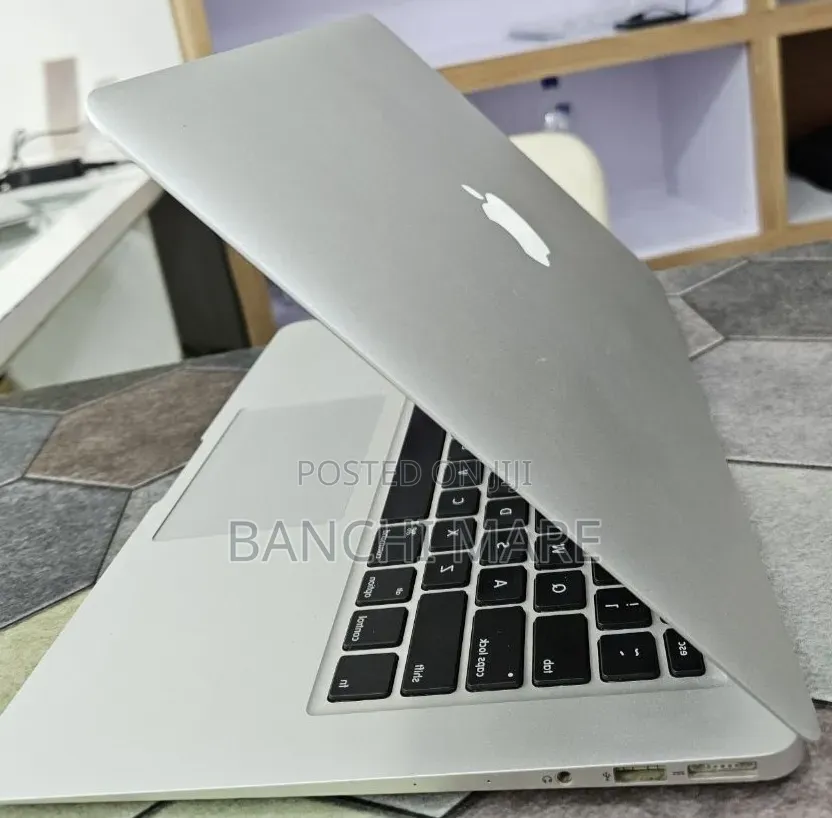 New Laptop Apple MacBook Air 2017 8GB Intel Core i5 SSD 256GB