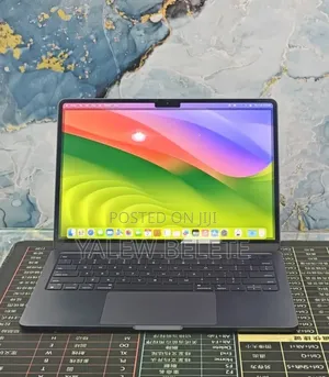 New Laptop Apple MacBook Air 2022 M2 8GB Apple M2 SSD 512GB
