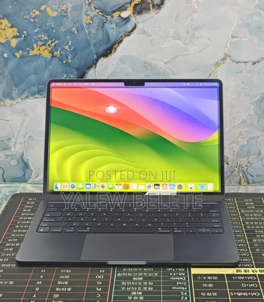 New Laptop Apple MacBook Air 2022 M2 8GB Apple M2 SSD 512GB