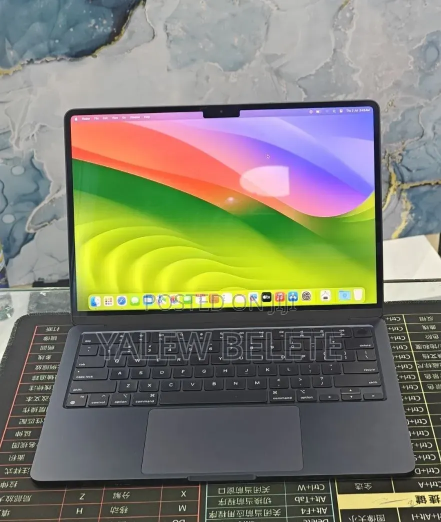 New Laptop Apple MacBook Air 2022 M2 8GB Apple M2 SSD 512GB