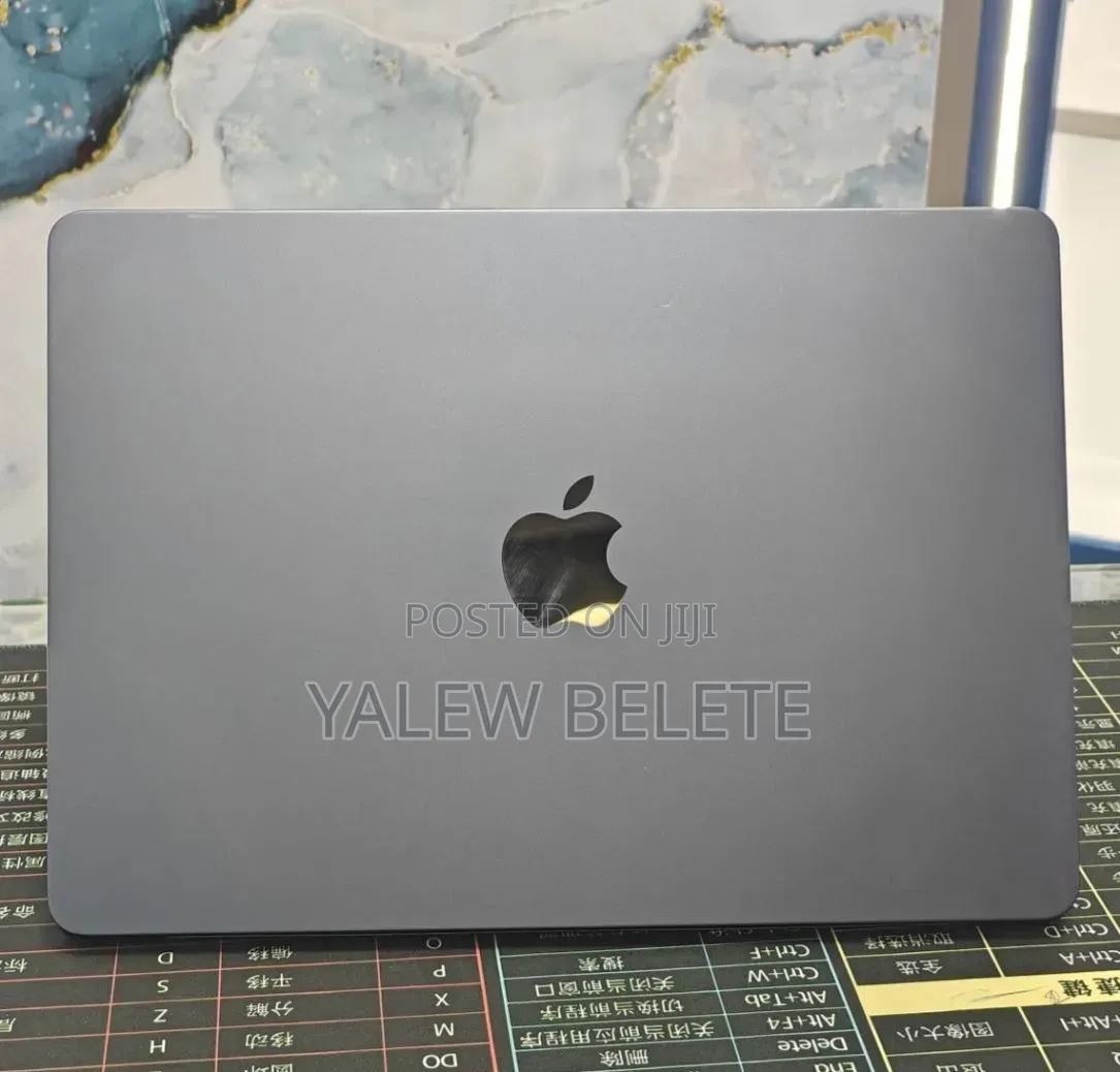 New Laptop Apple MacBook Air 2022 M2 8GB Apple M2 SSD 512GB