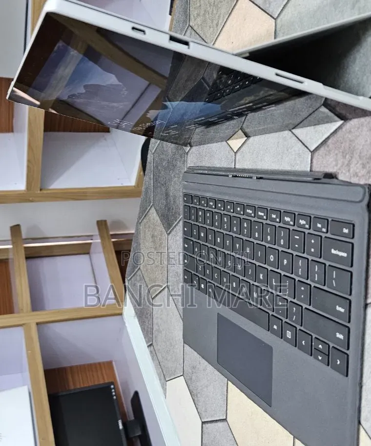 New Laptop Microsoft Surface Pro 7 16GB Intel Core i7 SSD 256GB