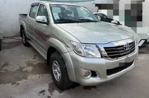 Toyota Hilux 2012 Silver