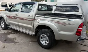 Toyota Hilux 2012 Silver
