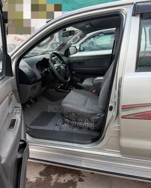 Toyota Hilux 2012 Silver
