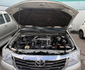 Toyota Hilux 2012 Silver