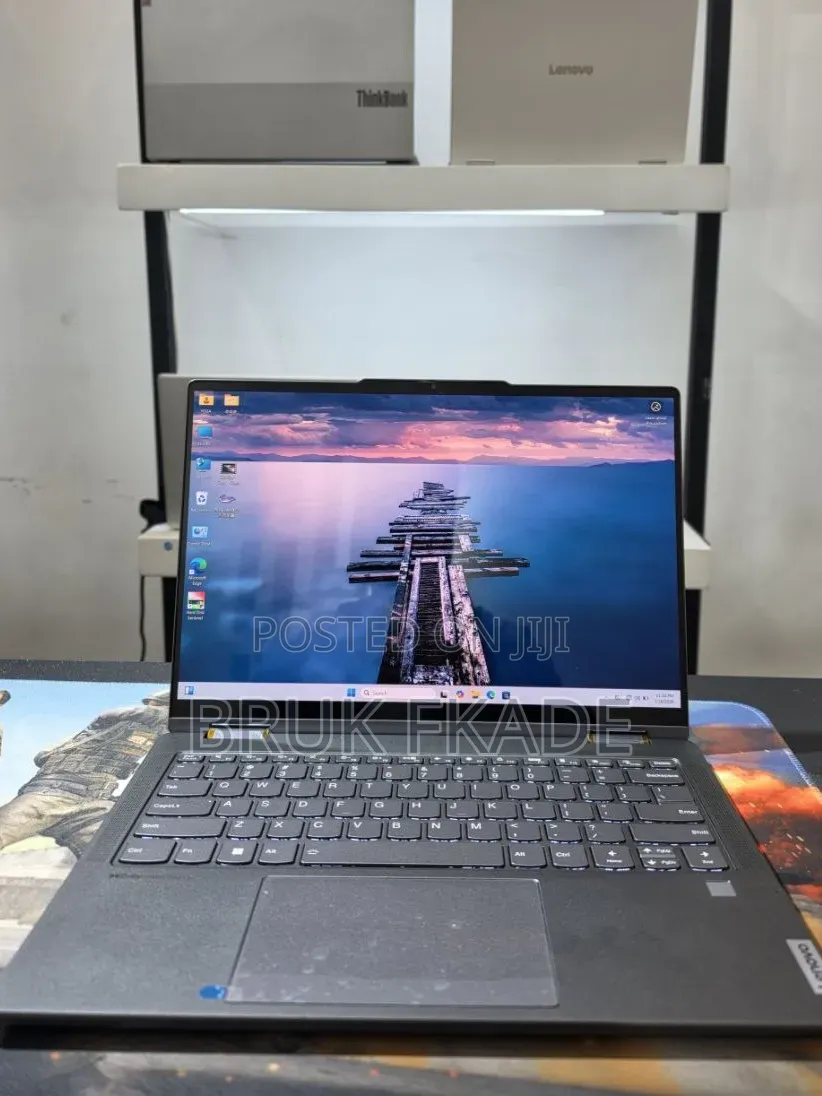 New Laptop Lenovo Yoga 7i 16GB Intel Core Ultra 7 SSD 512GB