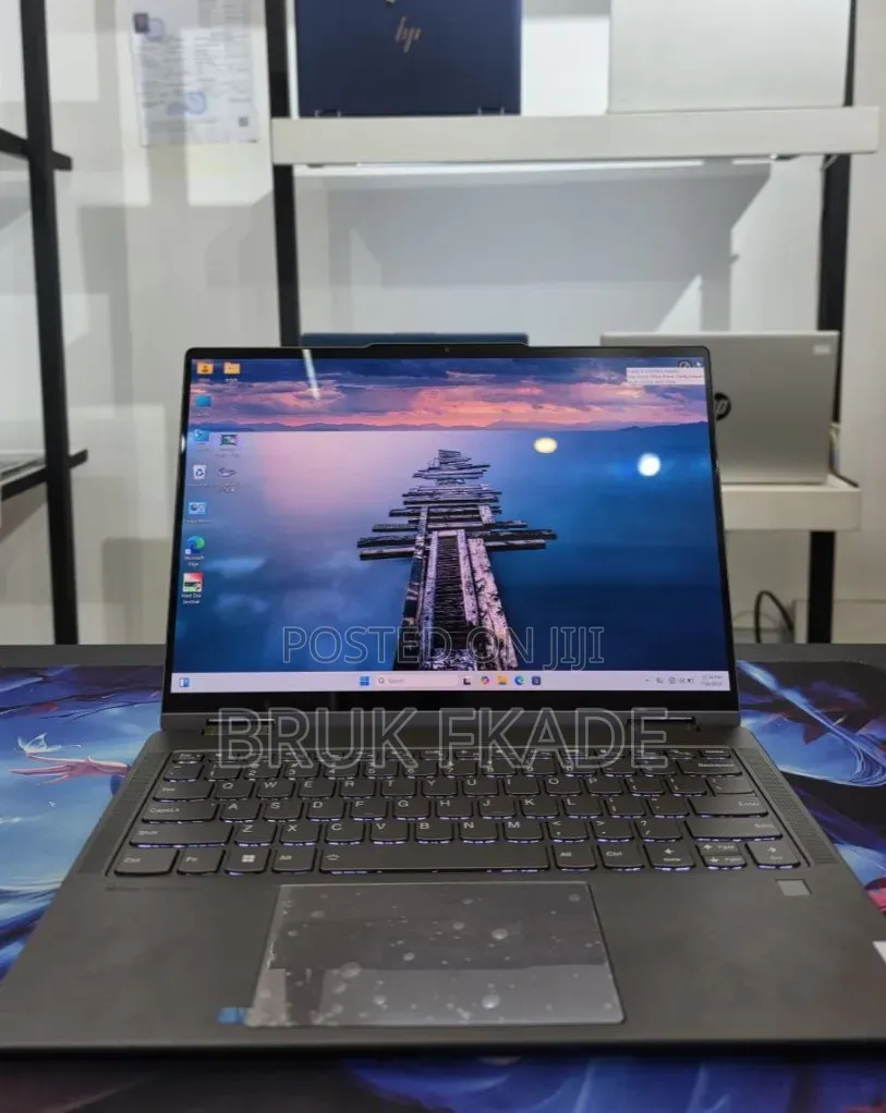 New Laptop Lenovo Yoga 7i 16GB Intel Core Ultra 7 SSD 512GB