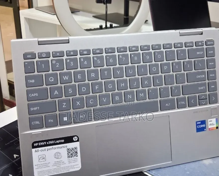New Laptop HP Envy X360 8GB Intel Core i5 SSD 512GB