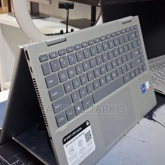 New Laptop HP Envy X360 8GB Intel Core i5 SSD 512GB