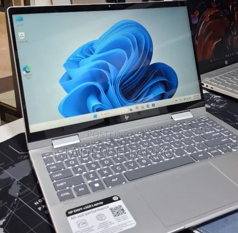 New Laptop HP Envy X360 8GB Intel Core i5 SSD 512GB