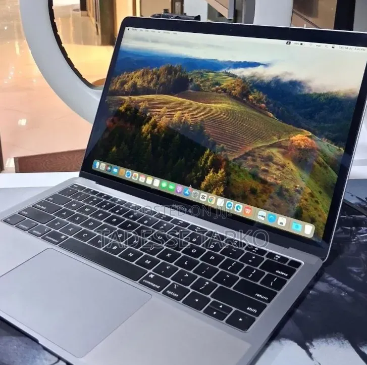 New Laptop Apple MacBook Air 2019 8GB Intel Core i5 SSD 128GB
