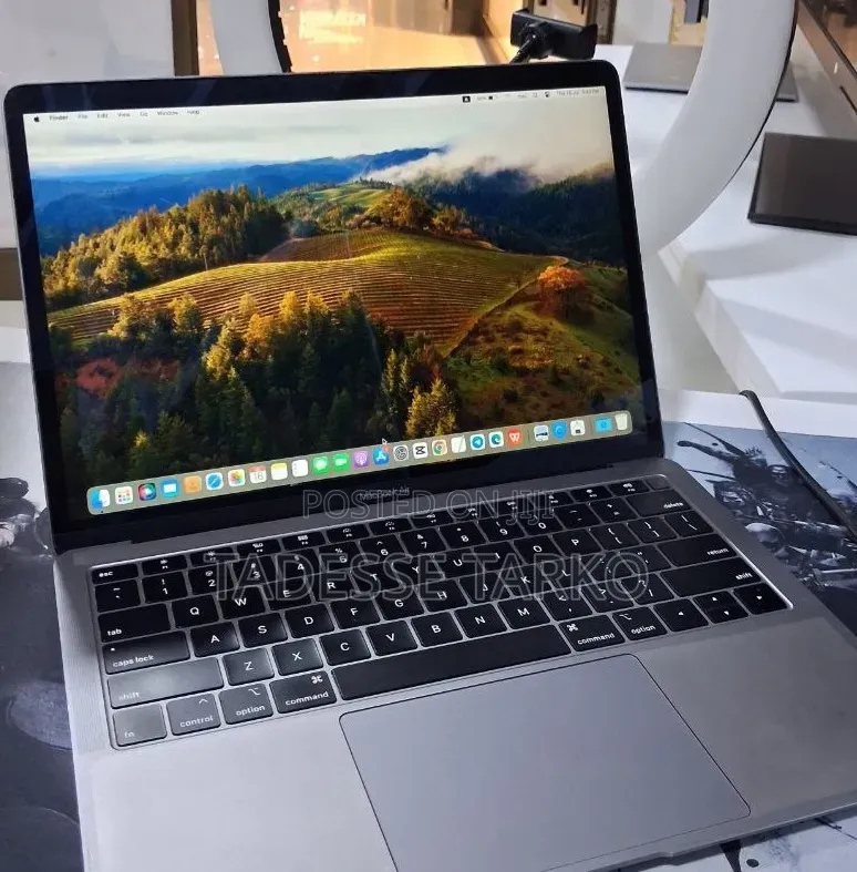 New Laptop Apple MacBook Air 2019 8GB Intel Core i5 SSD 128GB