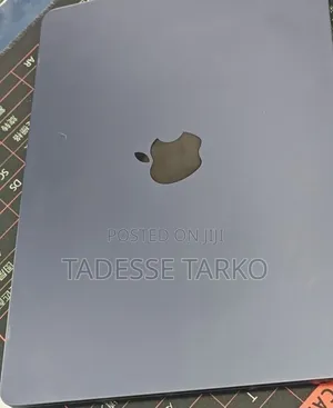 New Laptop Apple MacBook Air 2022 M2 8GB Apple M2 SSD 512GB