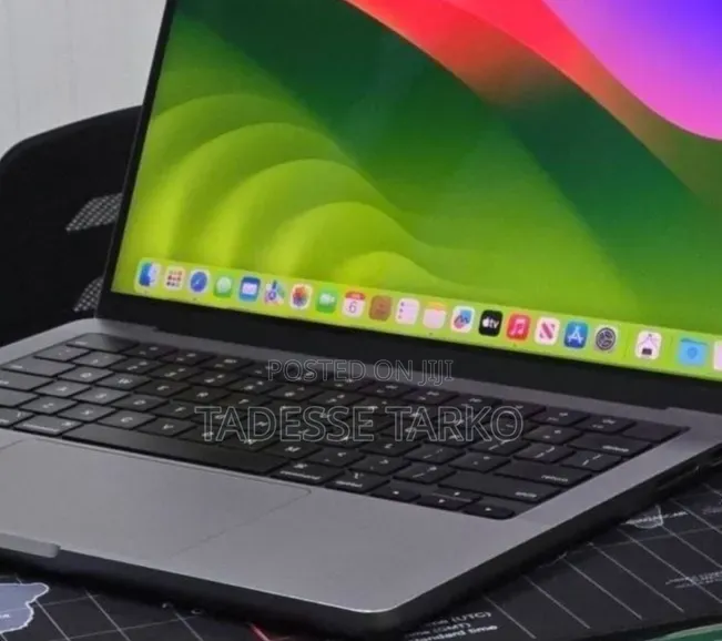 New Laptop Apple MacBook Air 2022 M2 8GB Apple M2 SSD 512GB