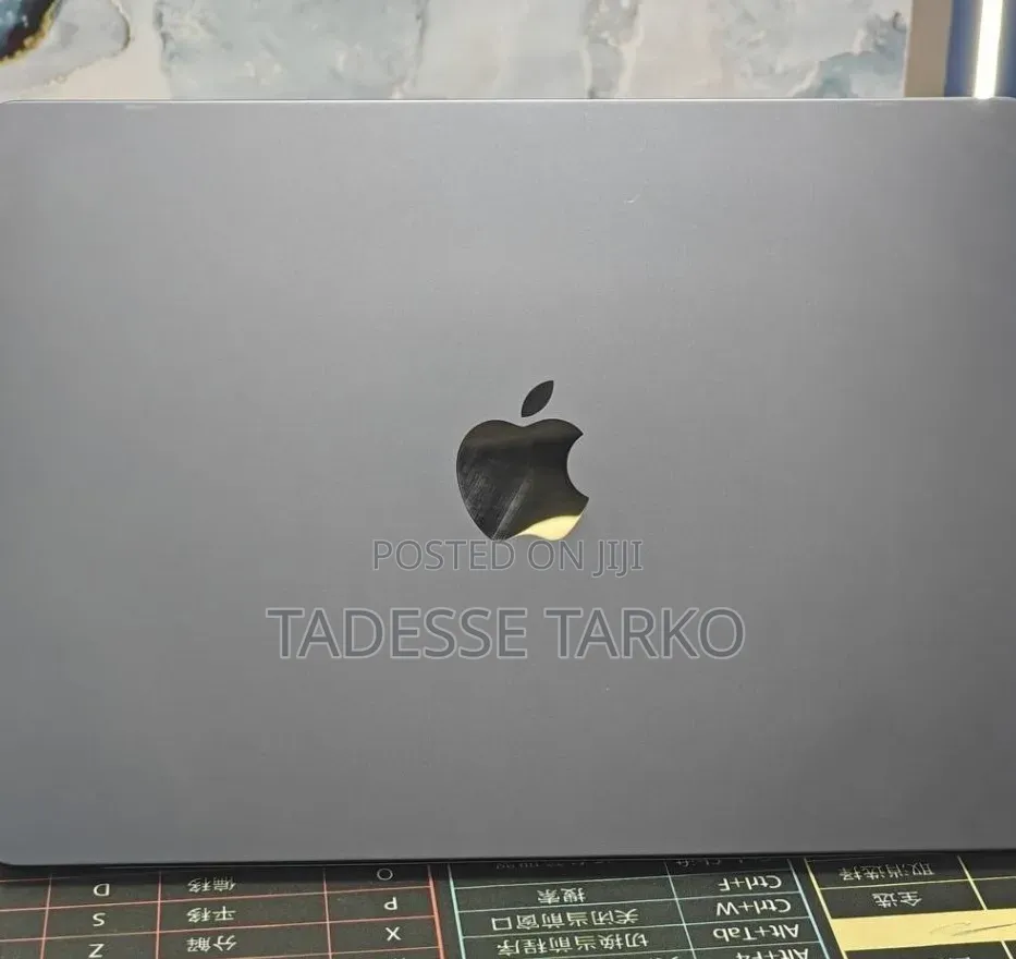 New Laptop Apple MacBook Air 2022 M2 8GB Apple M2 SSD 512GB
