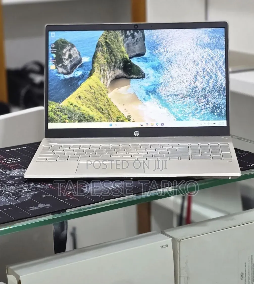 New Laptop HP Pavilion 15 8GB Intel Core i5 SSD 512GB