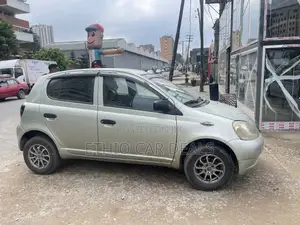 Toyota Vitz 2002 Gold