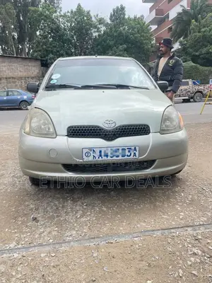 Toyota Vitz 2002 Gold