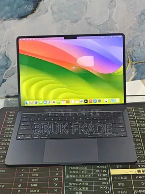 New Laptop Apple MacBook Air 2022 M2 8GB Intel Core M2 SSD 512GB