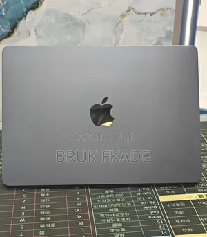 New Laptop Apple MacBook Air 2022 M2 8GB Intel Core M2 SSD 512GB