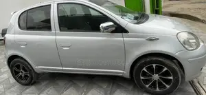 Toyota Vitz 2003 Silver