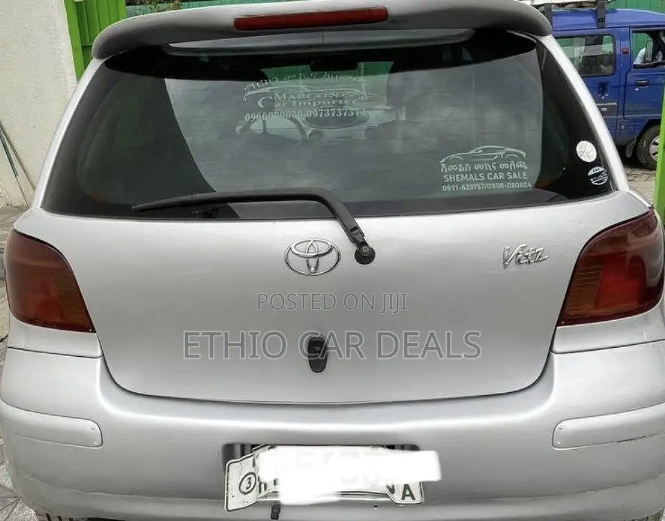 Toyota Vitz 2003 Silver