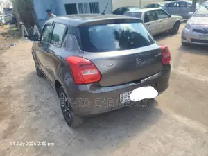Suzuki Swift 2022 Brown