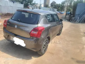 Suzuki Swift 2022 Brown