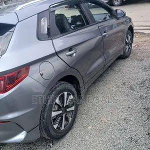 BYD E2 43 kWh 94 hp FWD 2025 Gray