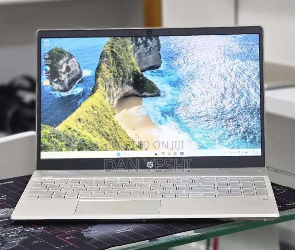 New Laptop HP Pavilion 15 8GB Intel Core i5 SSD 512GB