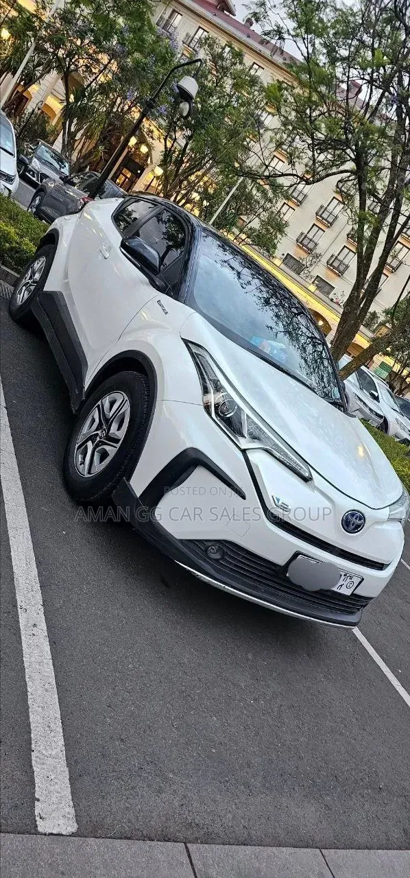Toyota C-HR 2022 White