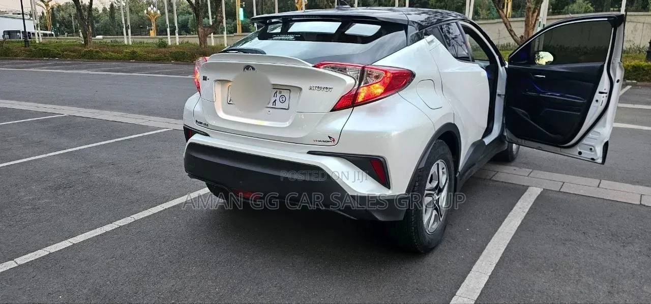 Toyota C-HR 2022 White