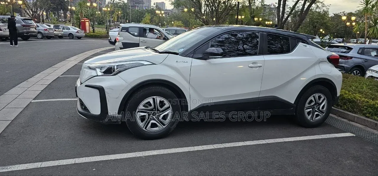Toyota C-HR 2022 White
