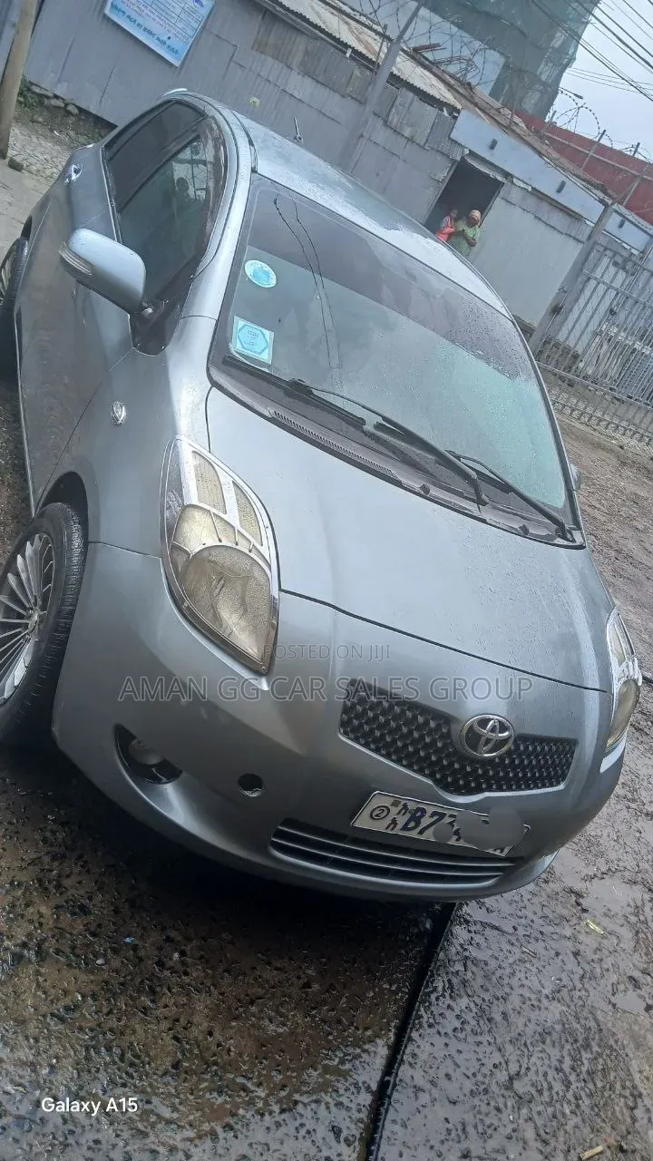 Toyota Yaris 2007 Gray