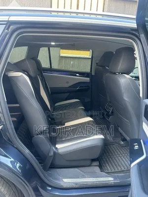 Volkswagen ID.6 2022 Blue