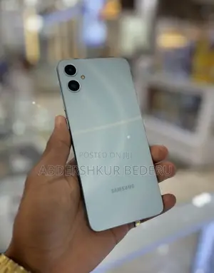 New Samsung Galaxy M05 64 GB Green