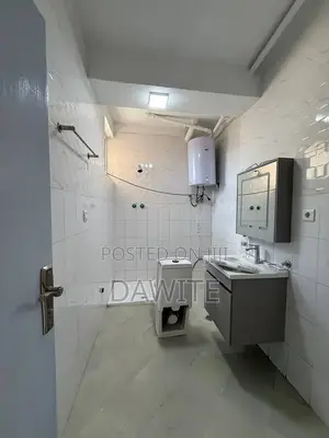 5bdrm Apartment in የግል, Bole for sale