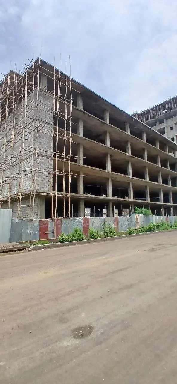 1000 M2 Semi Finishing at G+8 CommercialBuildingForSaleShegerlegetafoArea