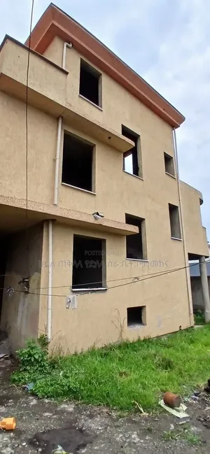 8bdrm Townhouse/Terrace in Tafo Area, Oromia-Finfinne for sale